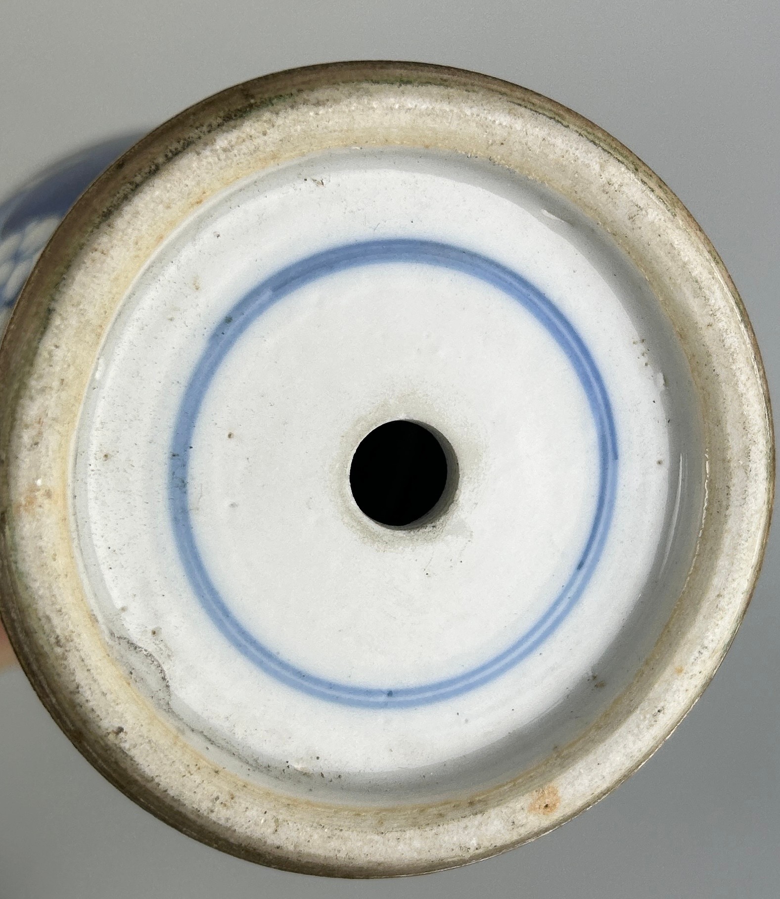 A 19TH CENTURY CHINESE BLUE AND WHITE PRUNUS VASE, 29cm H Drilled for lamp. - Image 4 of 4