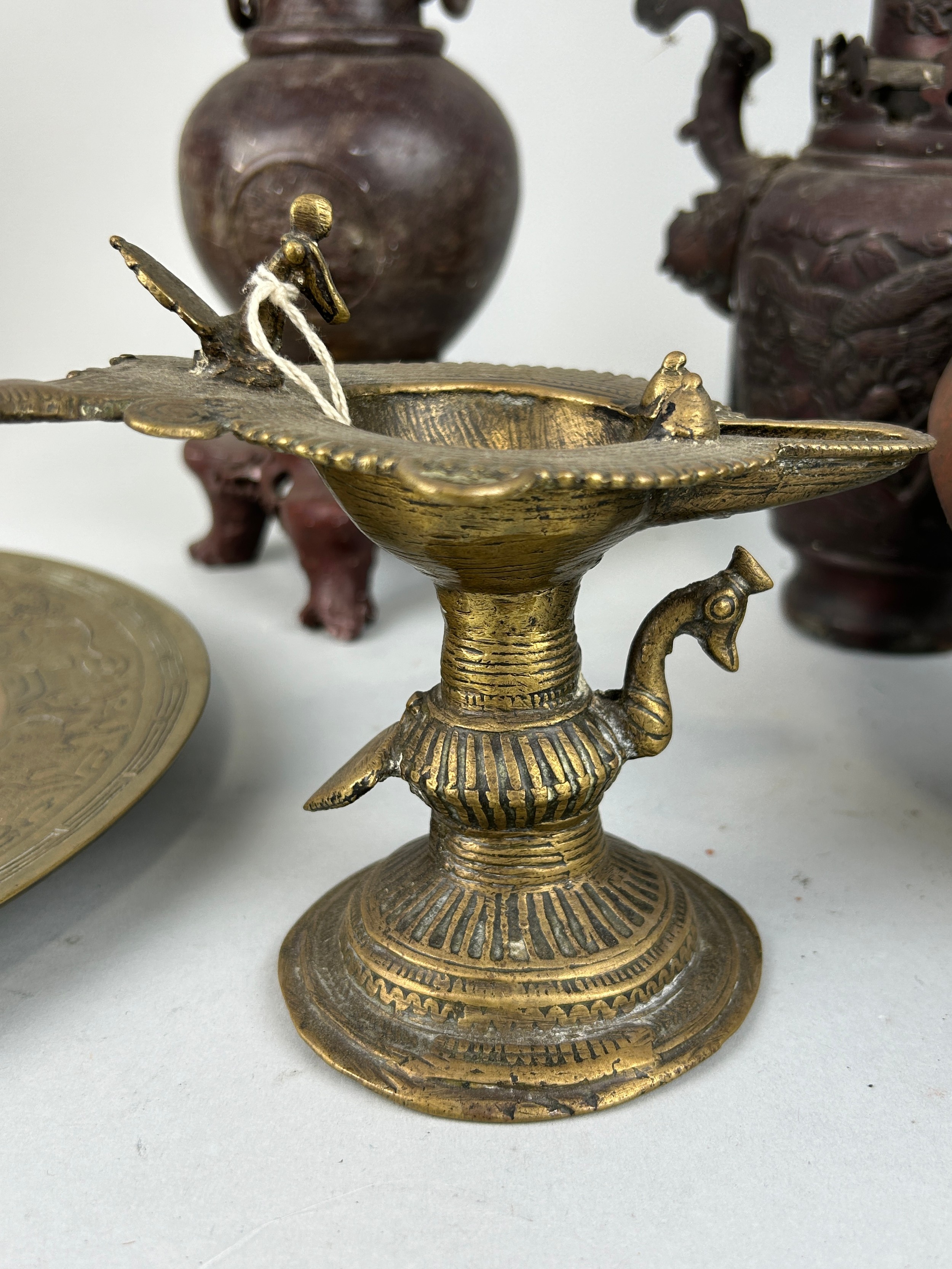 A COLLECTION OF CHINESE AND ASIAN ITEMS (QTY) To include marble vase, brassware. - Image 8 of 8