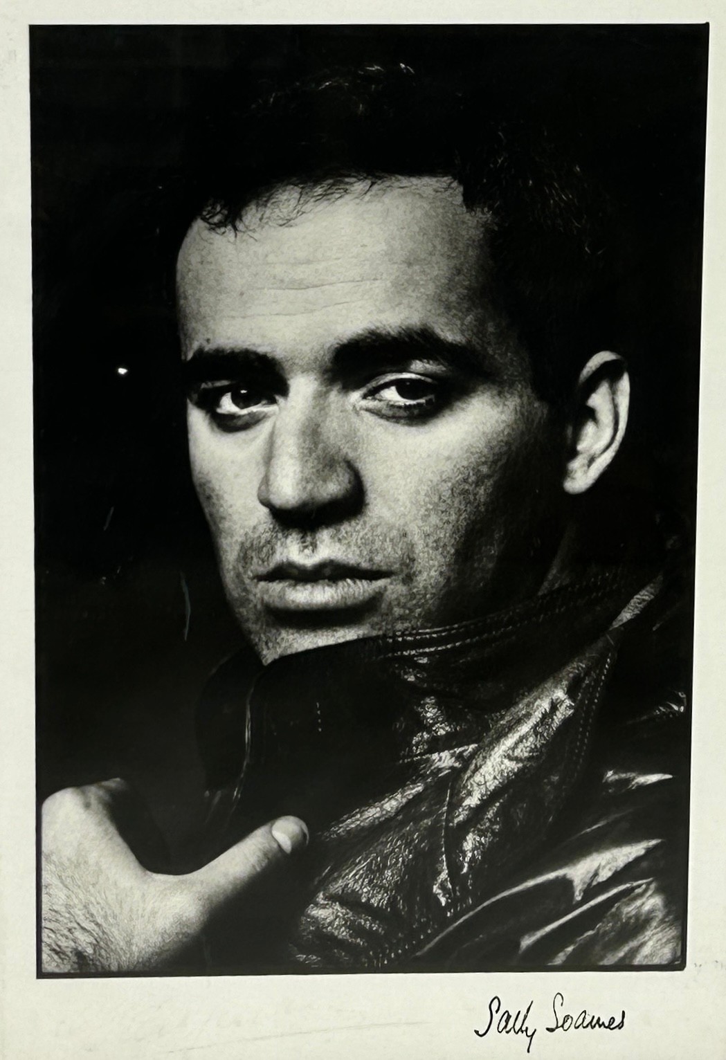 CHESS INTEREST: A SIGNED PHOTOGRAPH OF GARY KASPAROV BY SALLY SOAMES (BRITISH 1937-2019) ALONG - Image 3 of 5