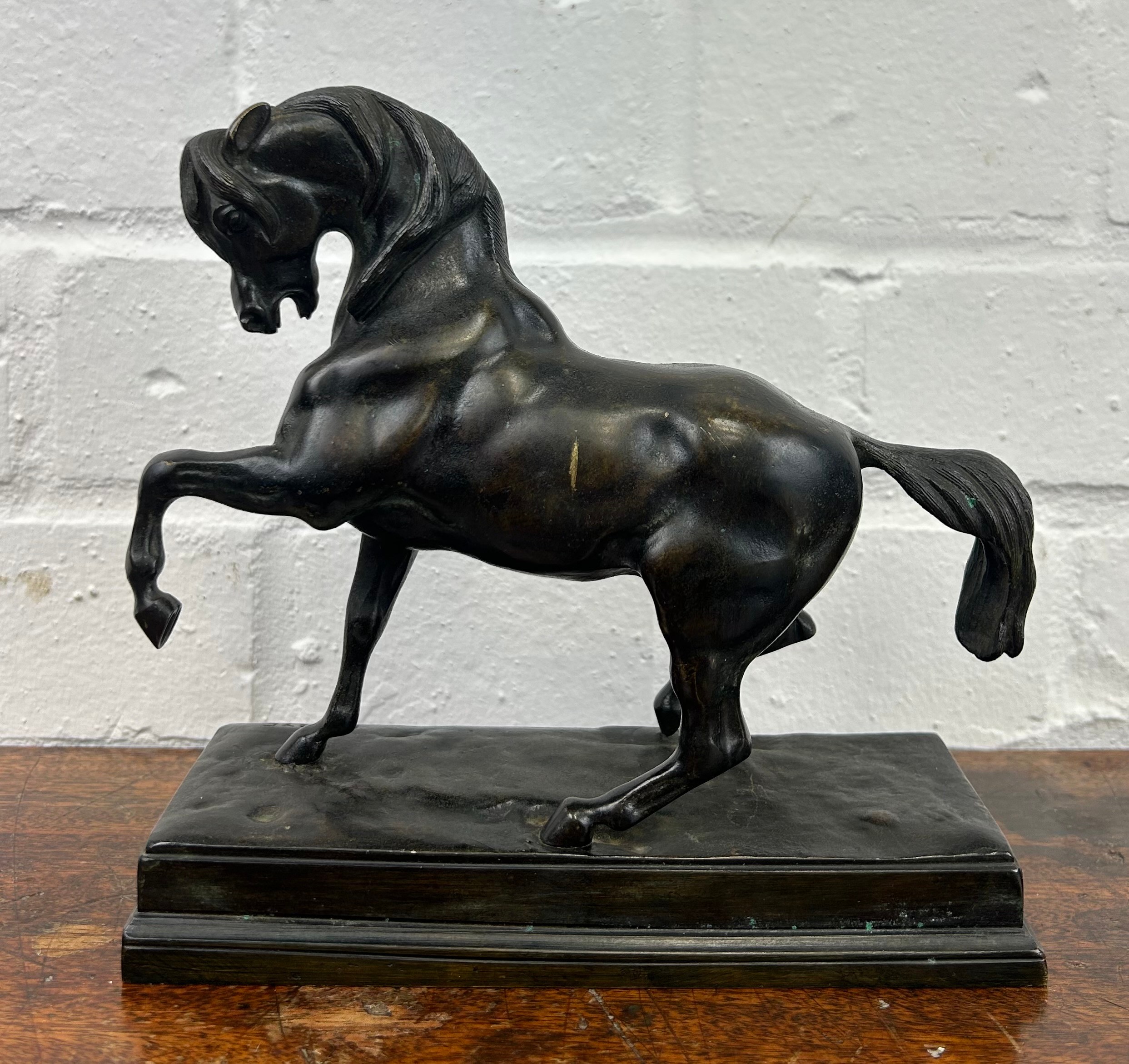 AFTER ANTOINE-LOUIS BARYE (FRENCH 1795-1875): A BRONZE SCULPTURE 'CHEVAL A LA TURC', 18cm x 18cm x