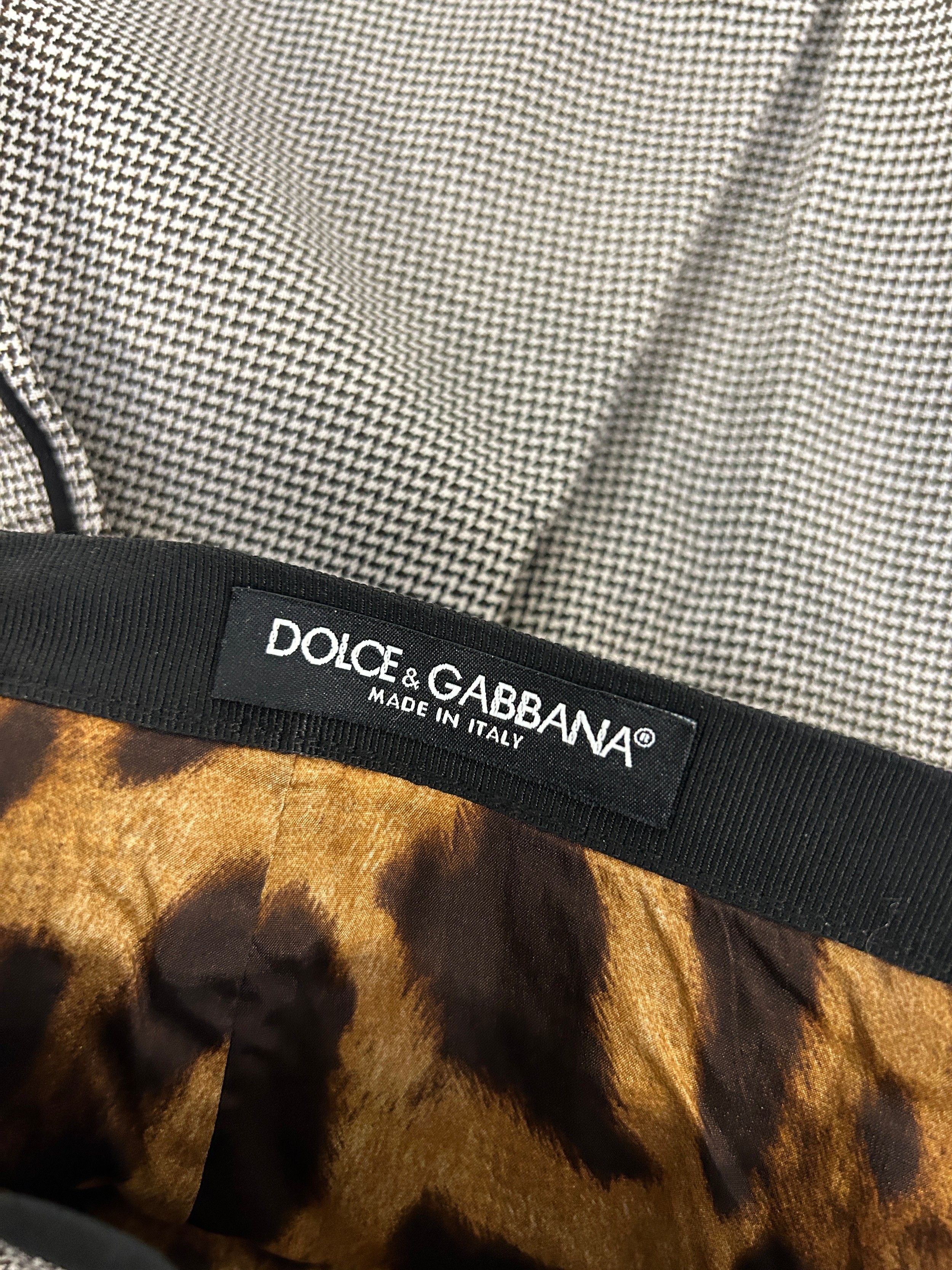 A DOLCE AND GABBANA TWO PIECE SUIT, Both size 42. - Image 5 of 5
