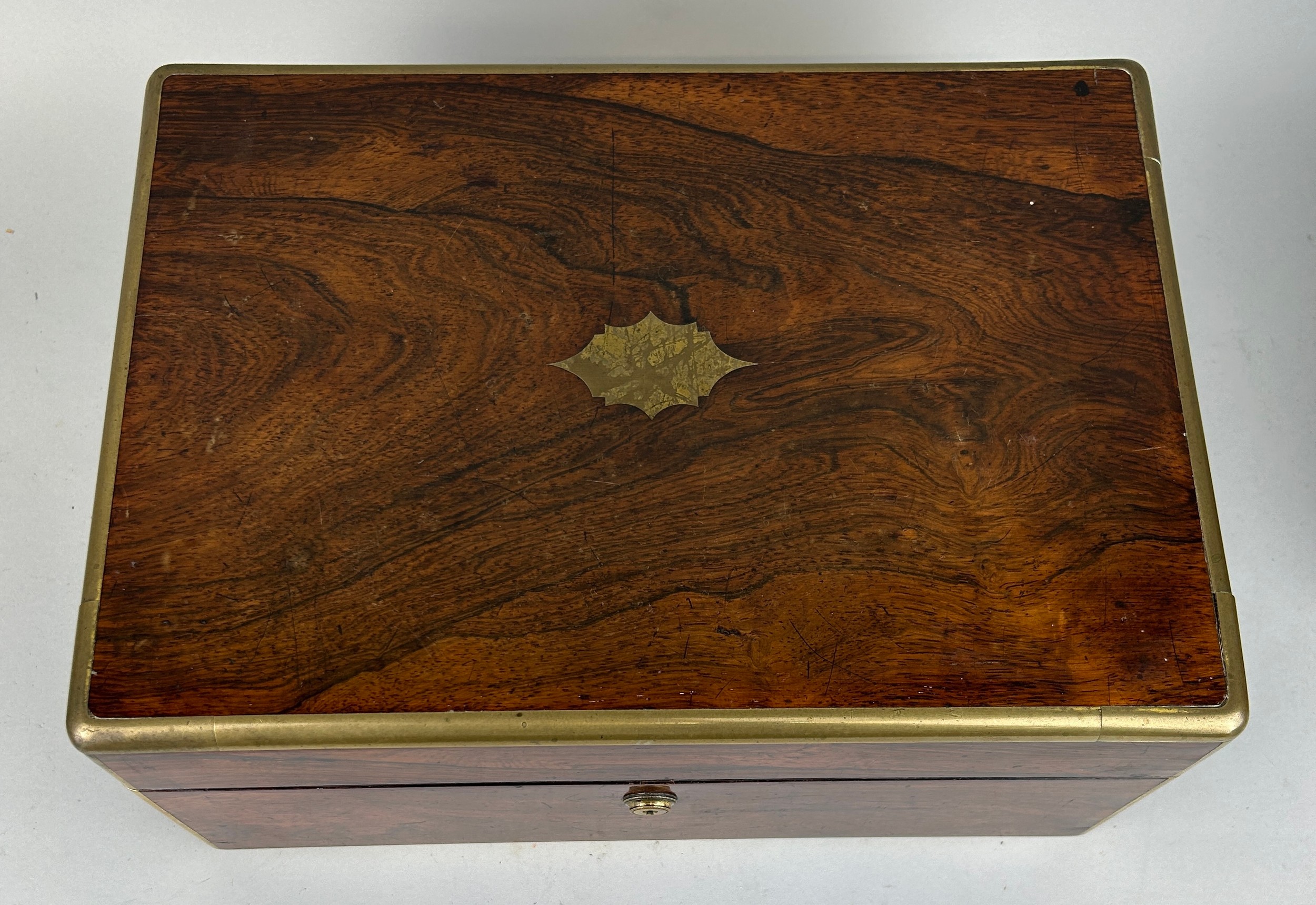 A 19TH CENTURY SILVER VANITY SET IN A CAMPAIGN BOX WITH BRASS HANDLES, 35cm x 25cm x 15cm - Image 3 of 4
