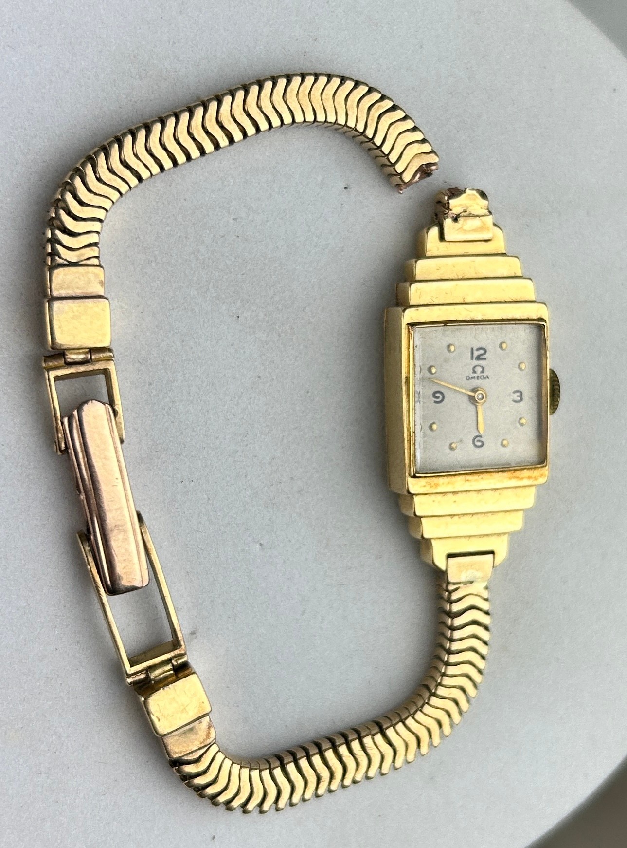 AN OMEGA GOLD LADIES WRISTWATCH, Weight 26gms - Image 2 of 3