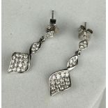 A PAIR OF 18CT WHITE GOLD AND DIAMOND EARRINGS, Weight: 2.8gms