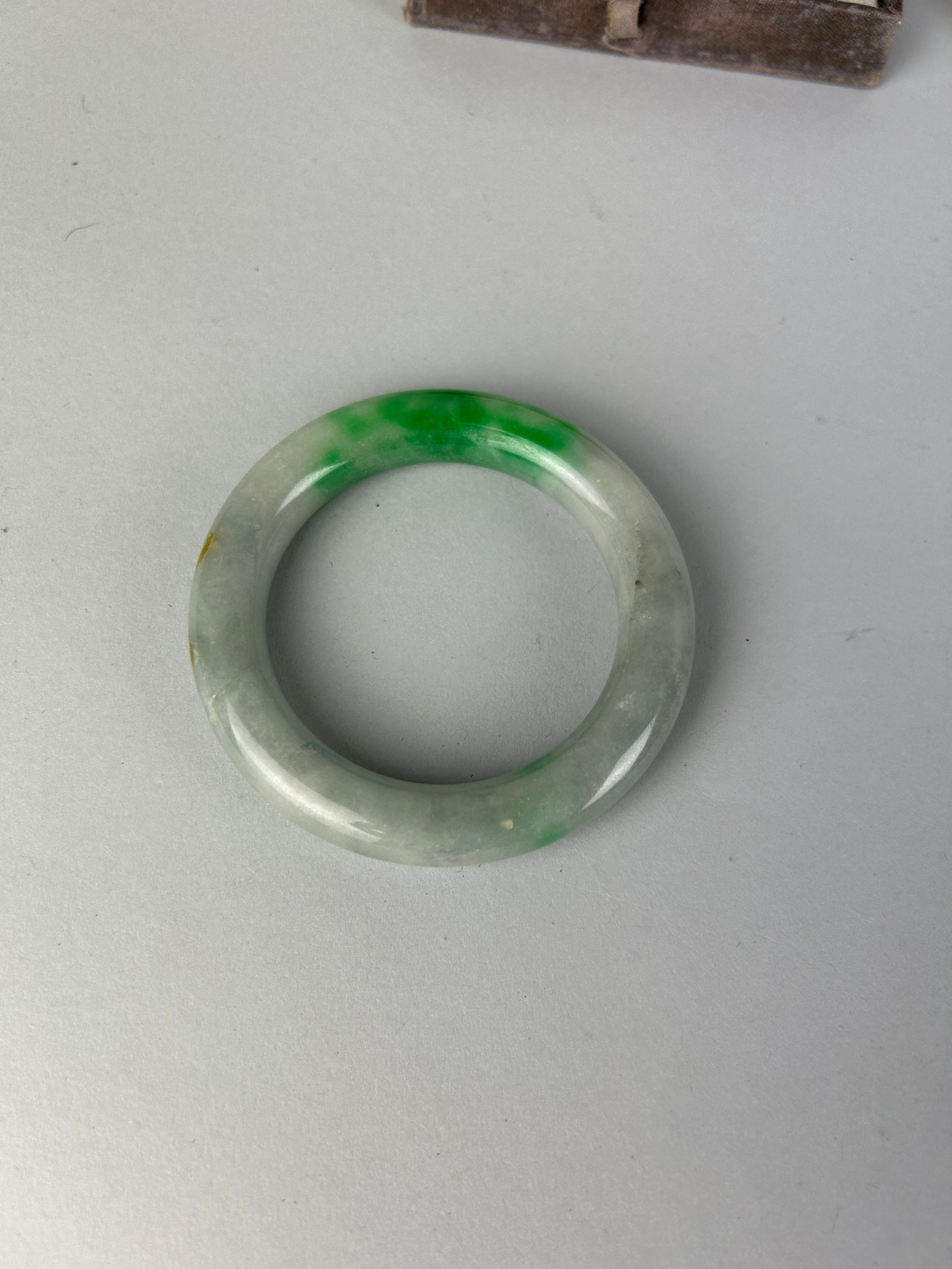 TWO CHINESE JADEITE AND JADE BANGLES (2), 8cm diameter. - Image 3 of 3