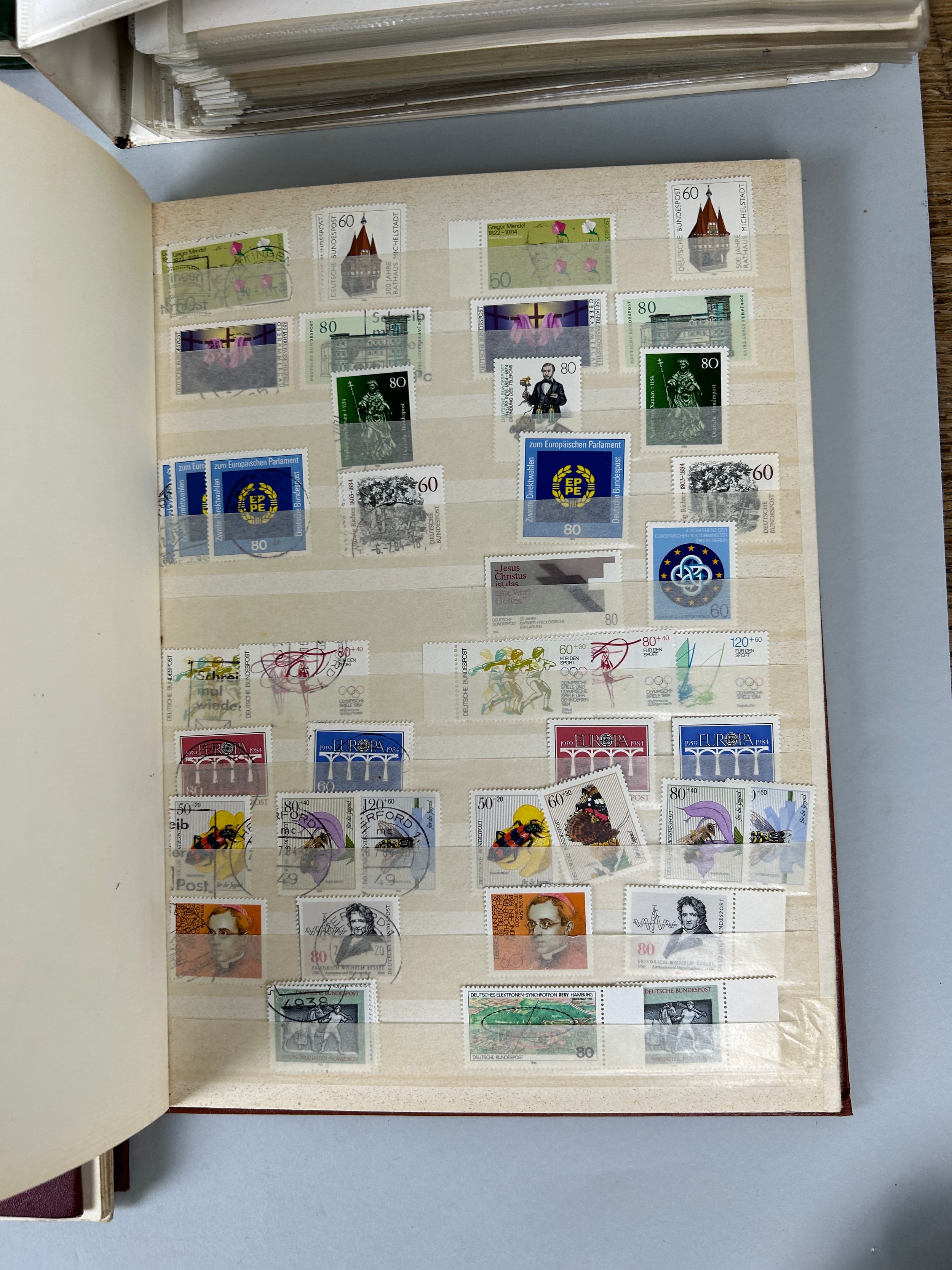 A COLLECTION OF DEUTSCHLAND STAMPS AND FIRST DAY COVERS HOUSED IN ALBUMS (QTY) - Image 7 of 9