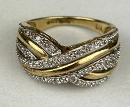 A 9CT GOLD RING, Weight: 4gms
