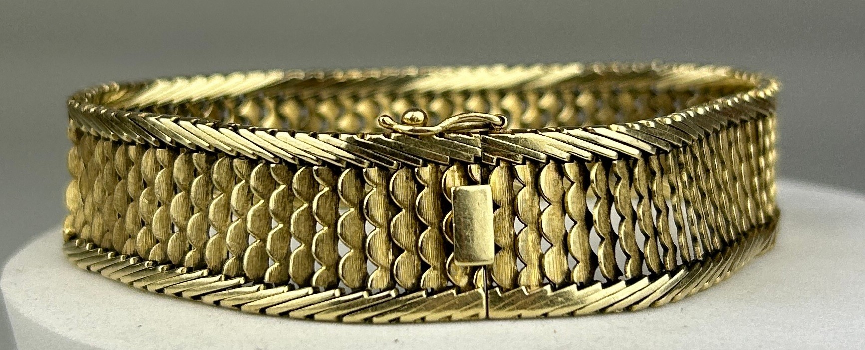 A 14CT GOLD BRACELET, Weight: 38gms - Image 3 of 4