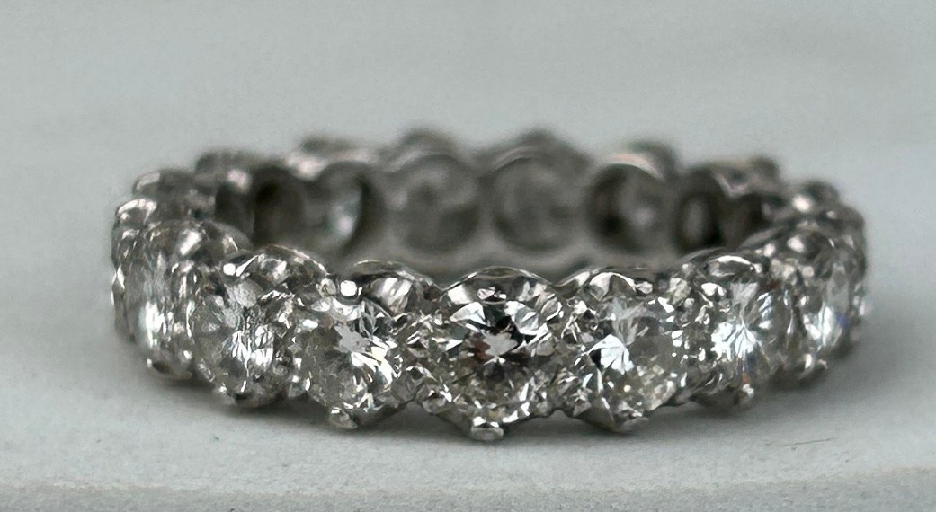 AN 18CT WHITE GOLD ETERNITY RING CIRCA 1930'S, - Image 2 of 2