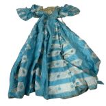 A 19TH CENTURY BLUE SILK COSTUME DRESS, 153cm L