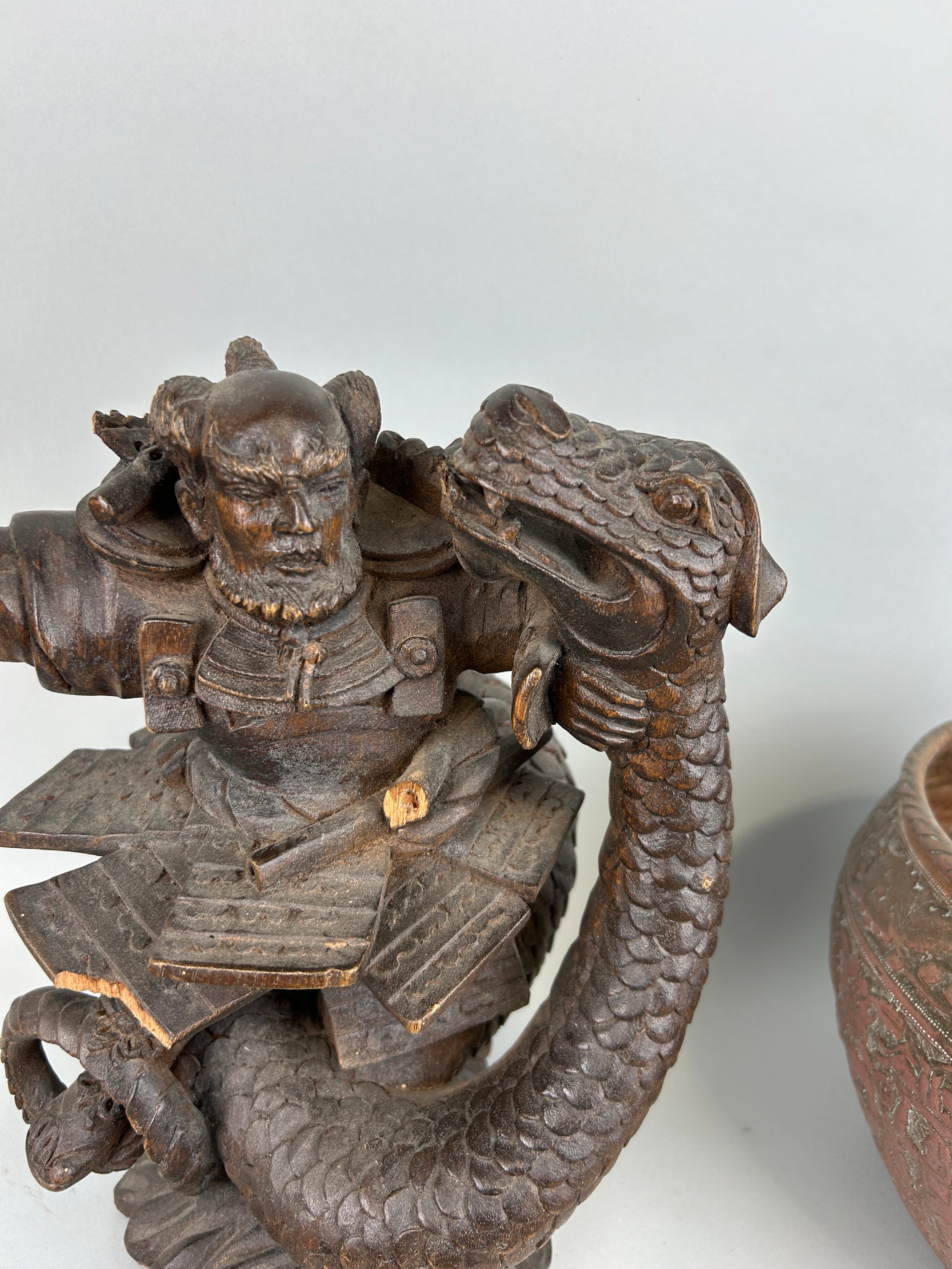 A GROUP OF THREE ISLAMIC METAL TRAYS ALONG WITH A JAPANESE CARVED WOODEN SCULPTURE AND AN INDIAN - Image 3 of 4