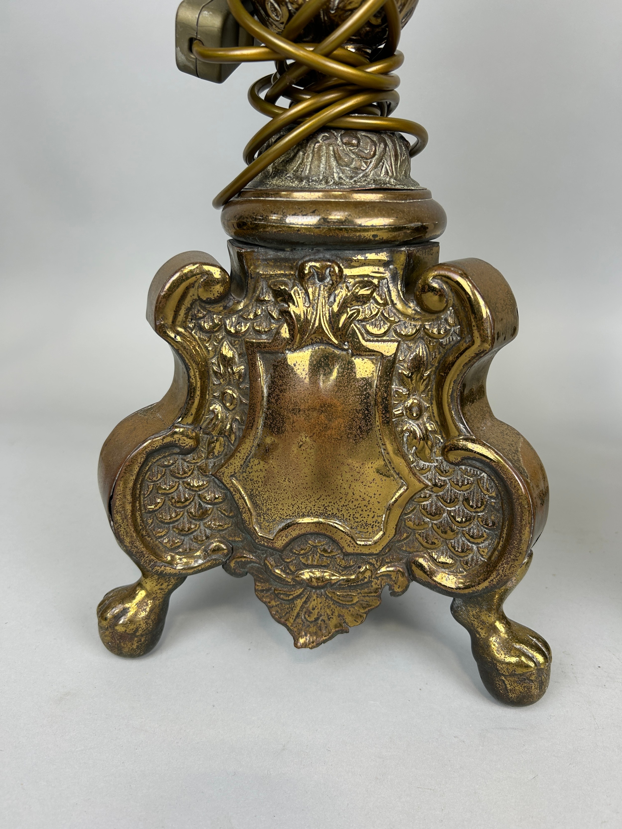 A PAIR OF ECCLESIASTICAL BRASS CANDLESTICKS (2) - Image 2 of 4