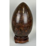 A MODERN CHINESE CLOISSONNE STYLE EGG MOUNTED ON STAND, 45cm H (on stand).