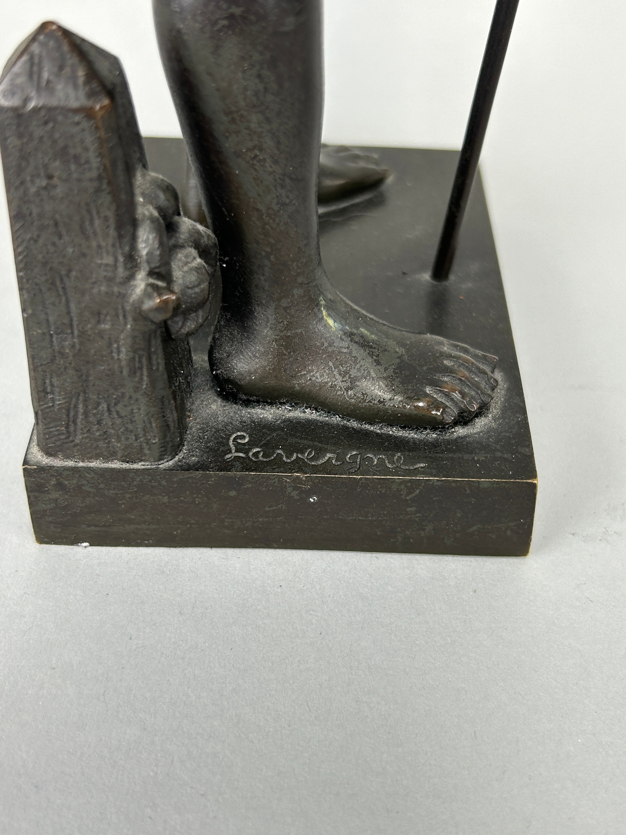 AFTER ADOLPH LAVERGNE: A BRONZE FIGURE OF A BOY FISHING, 32cm H - Image 3 of 5