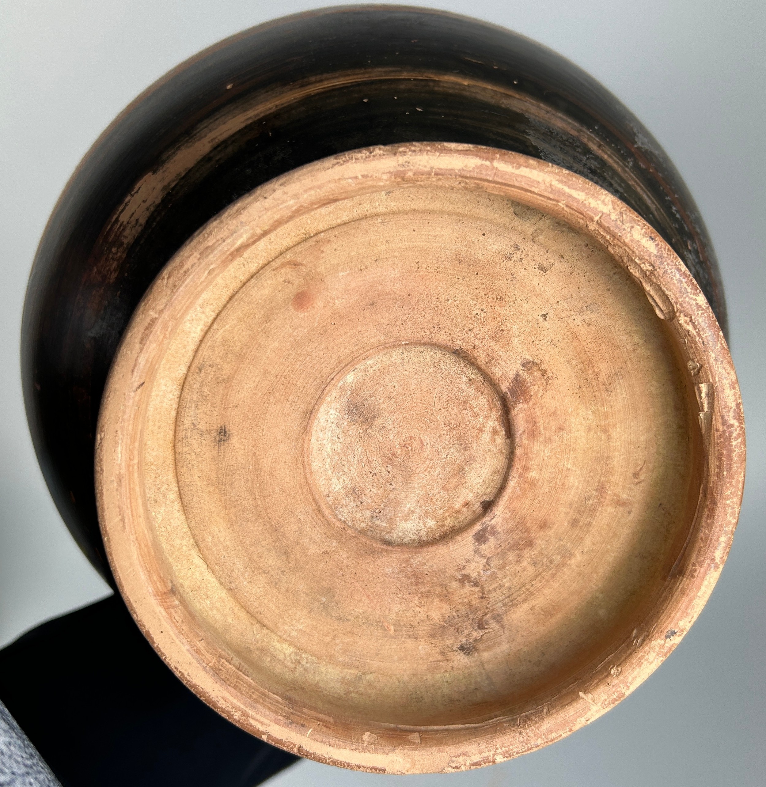 AN APULIAN POTTERY PELIKE CIRCA 4TH CENTURY B.C. 39cm x 21cm One side depicts a young man and - Image 7 of 7