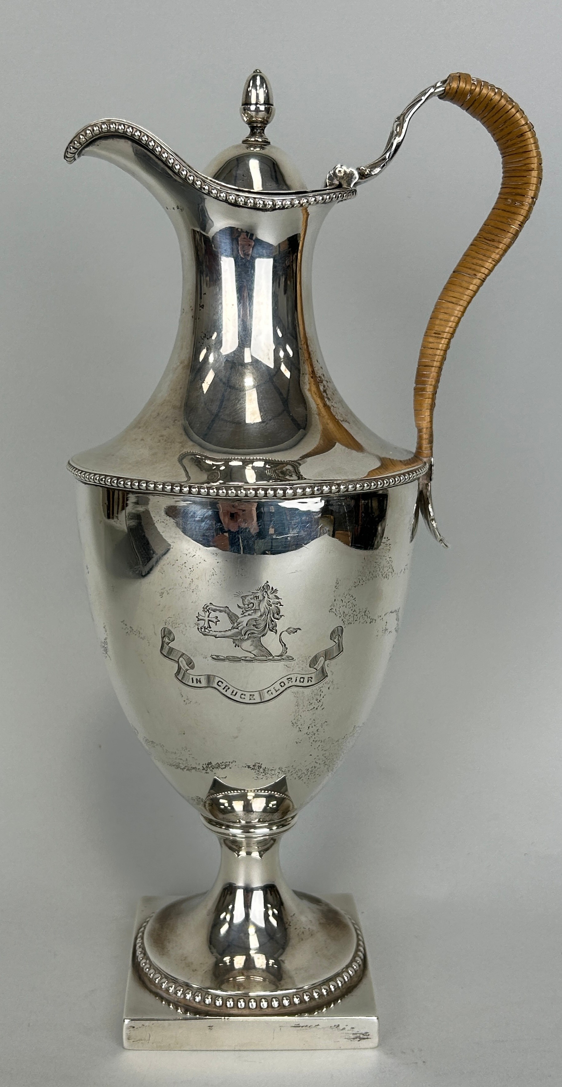 A GEORGE III SILVER COFFEE POT CIRCA 1776-78 WITH MARKS FOR ROBERT MAKEPEACE AND RICHARD CARTER, - Image 3 of 7