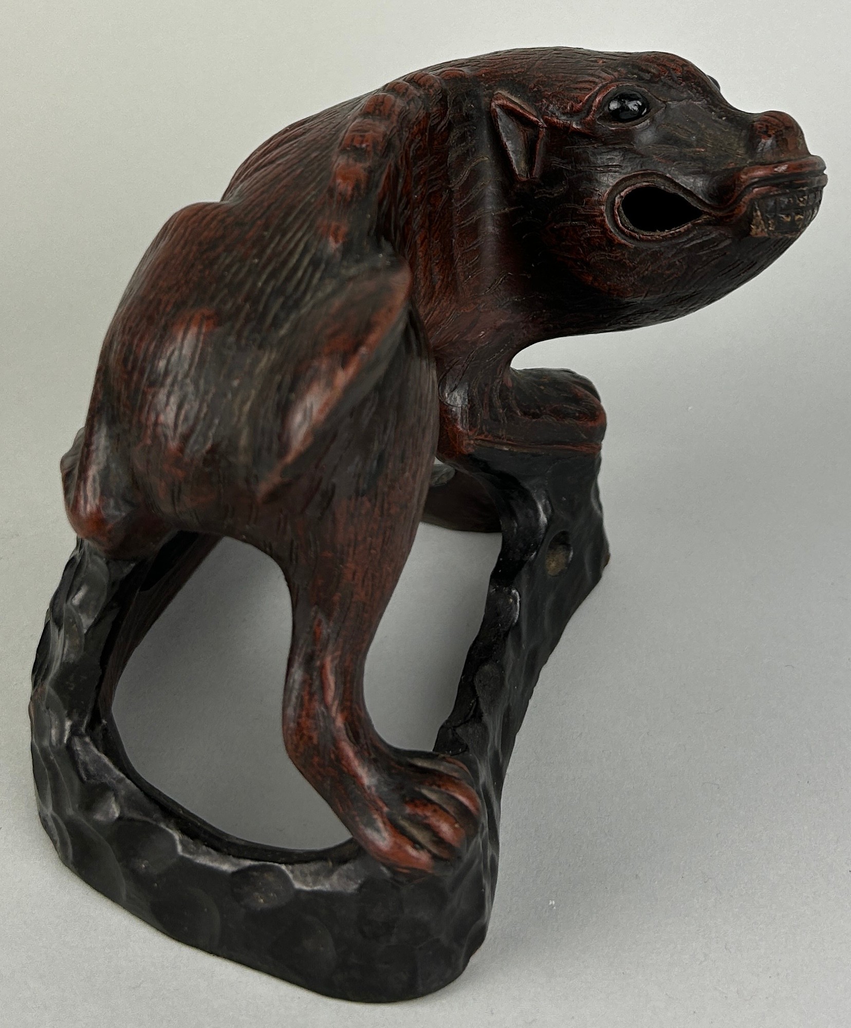 A CHINESE METAL FIGURE OF A LION, 13cm x 11cm - Image 3 of 4