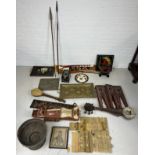 A COLLECTION OF ITEMS TO INCLUDE SPEARS, INDIAN TRAYS, INSTRUMENTS AND PICTURES (QTY)