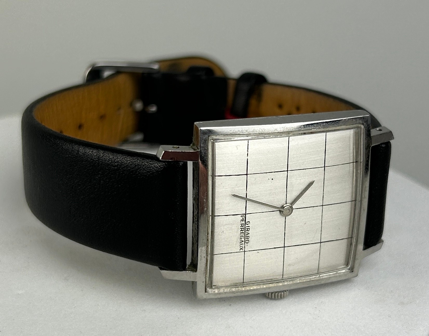 GIRARD PERREGAUX: A STAINLESS STEEL WATCH WITH UNRELATED STRAP, - Image 2 of 3