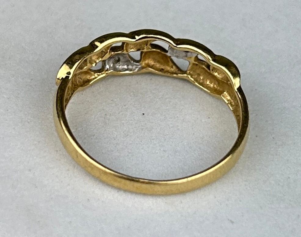 AN 18CT GOLD RING, Weight 2.3gms - Image 3 of 3