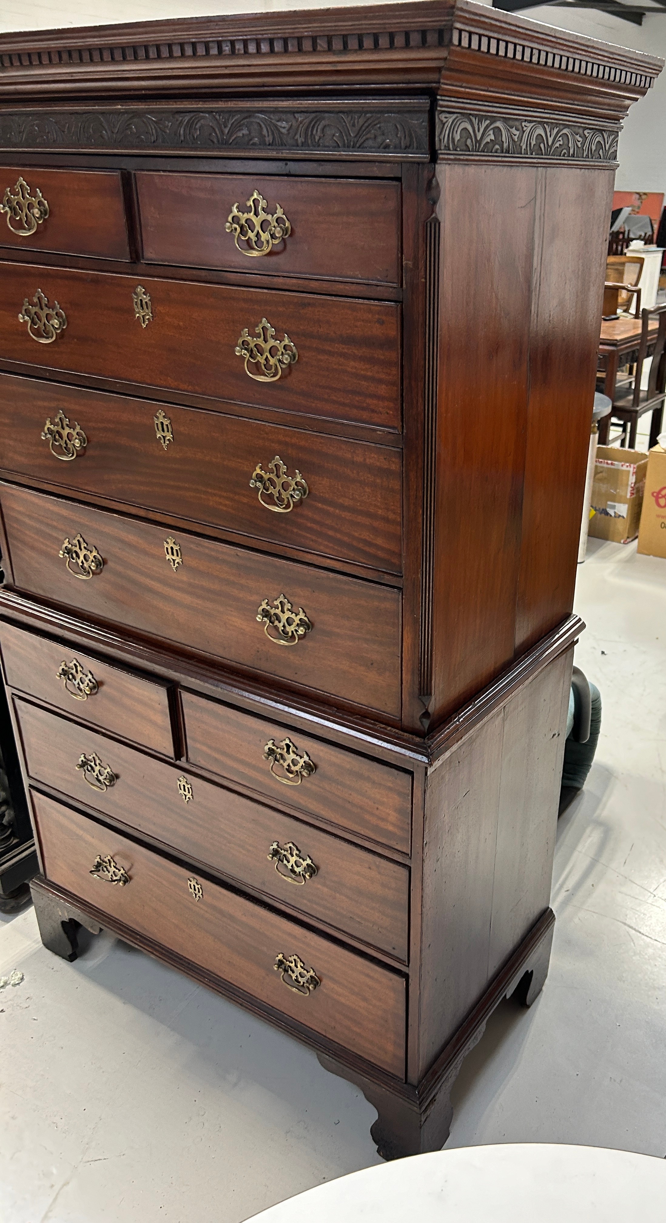 A GEORGE III MAHOGANY CHEST ON CHEST, Eight drawers in total with brass handles. 177cm x 107cm x - Image 4 of 4