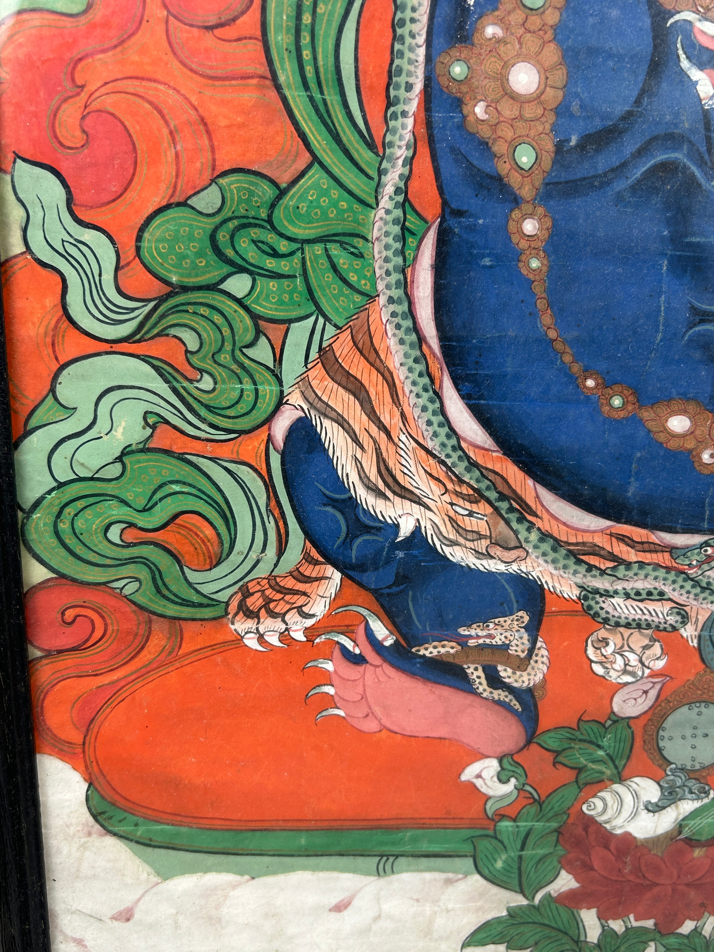A CHINESE 19TH CENTURY THANGKA DEPICTING THE BODHSATTVA VAJRAPANI FROM TIBET, 60cm x 40cm - Image 5 of 10