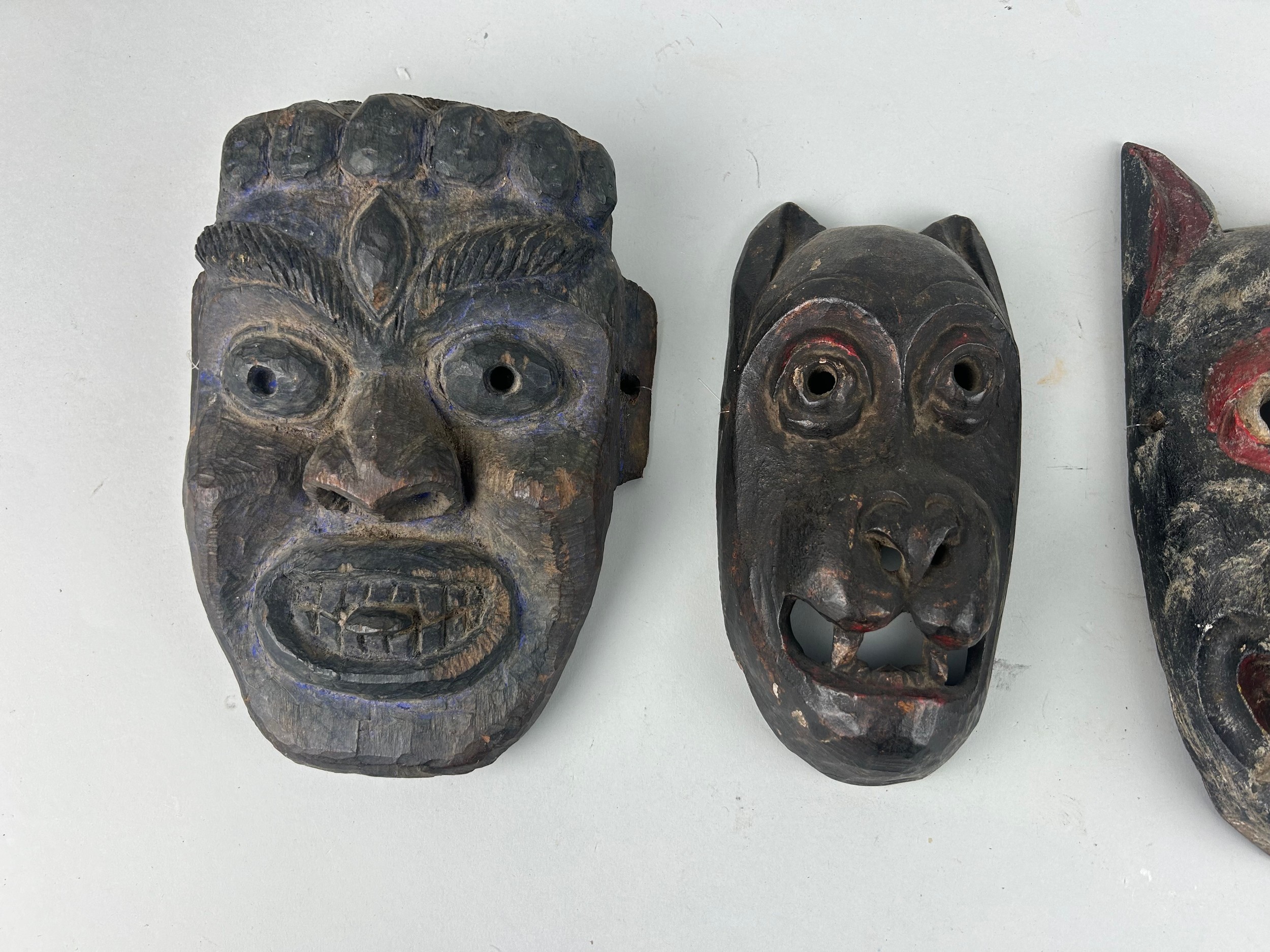 A GROUP OF FOUR AFRICAN TRIBAL MASKS (4), Largest 27cm x 14cm - Image 3 of 3