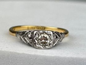 AN 18CT GOLD AND PLATINUM RING WITH A DIAMOND, Weight 3.6gms