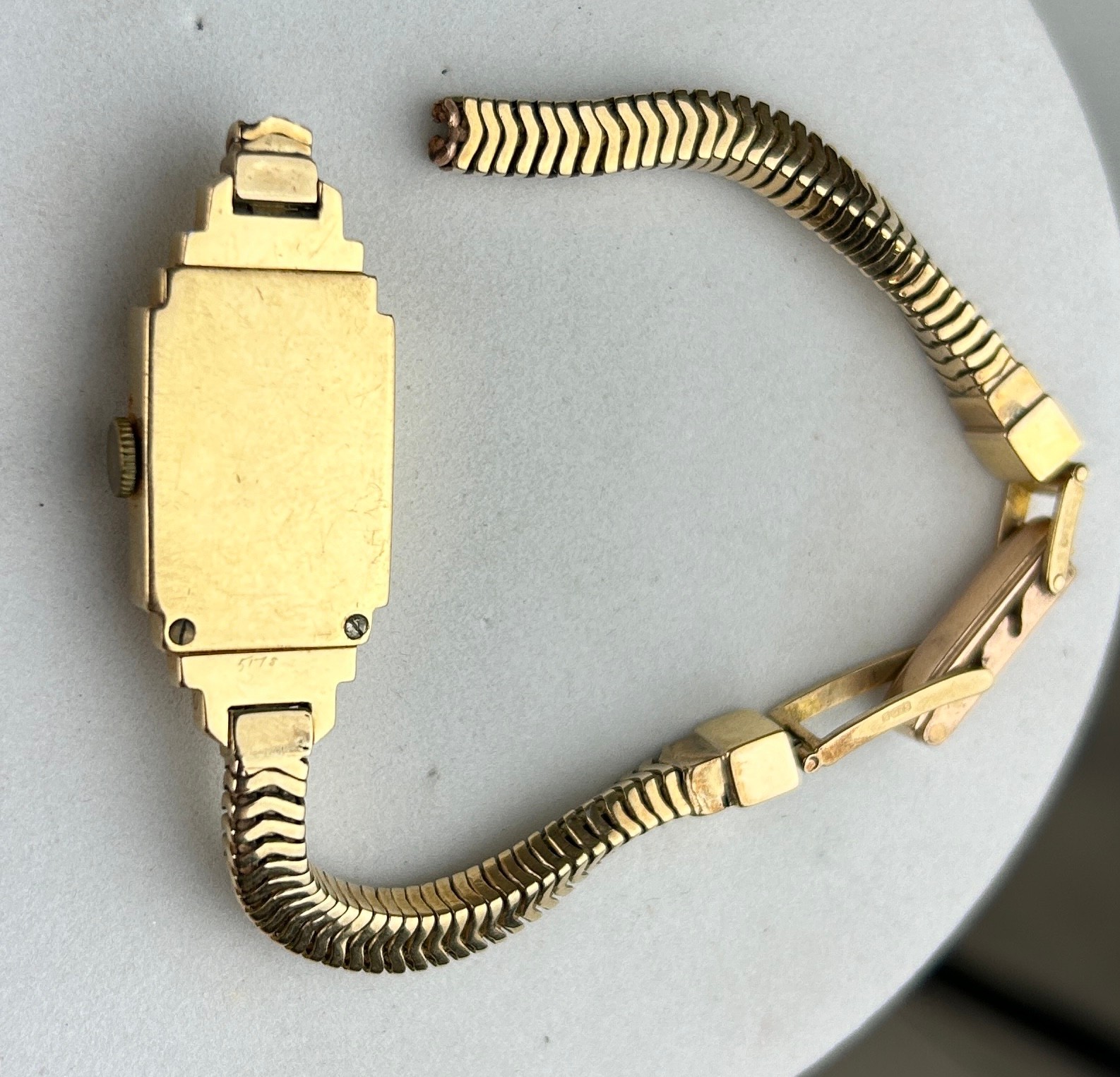 AN OMEGA GOLD LADIES WRISTWATCH, Weight 26gms - Image 3 of 3