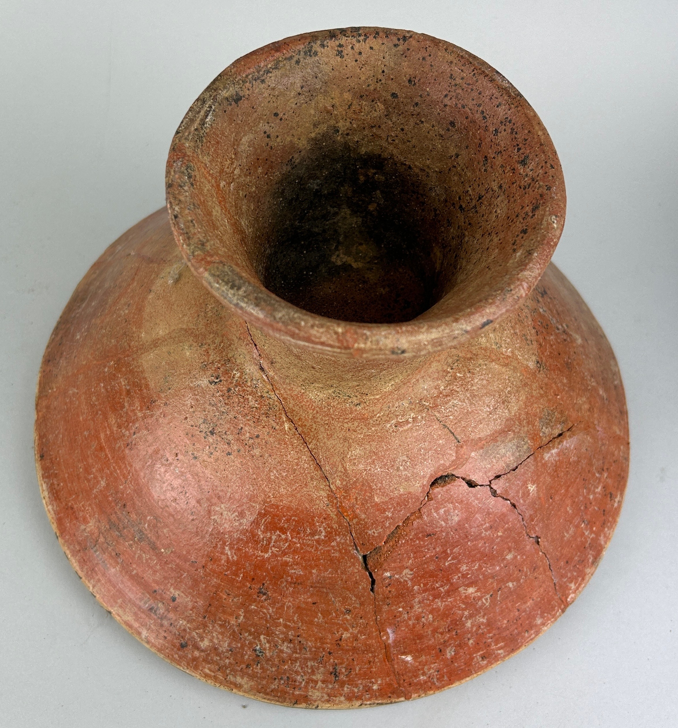 A PRE COLUMBIAN TERRACOTTA 'COCLE TAZZA' OR PEDESTAL BOWL, From Coclé Province, Panama. 26cm x - Image 5 of 5