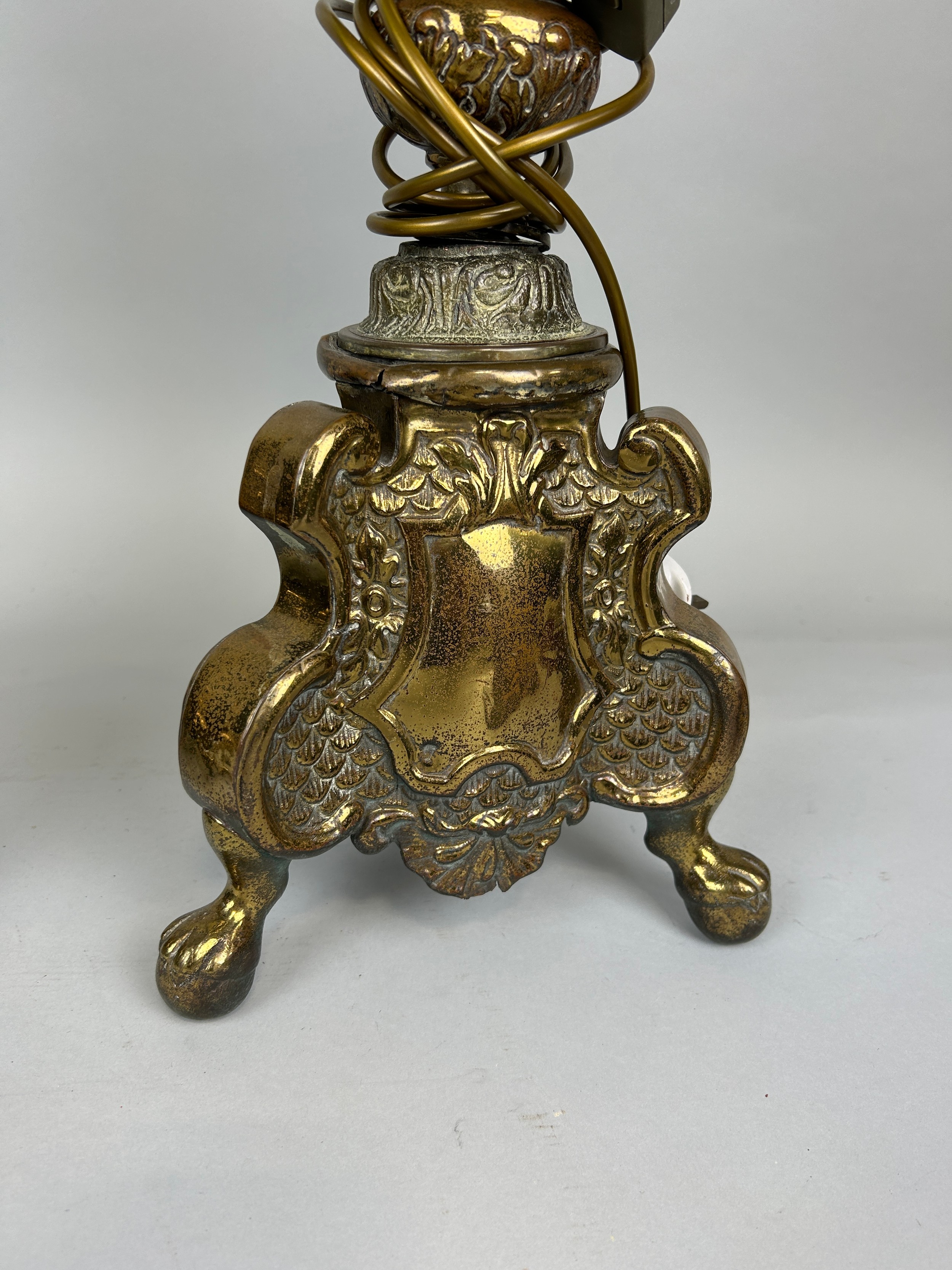 A PAIR OF ECCLESIASTICAL BRASS CANDLESTICKS (2) - Image 3 of 4