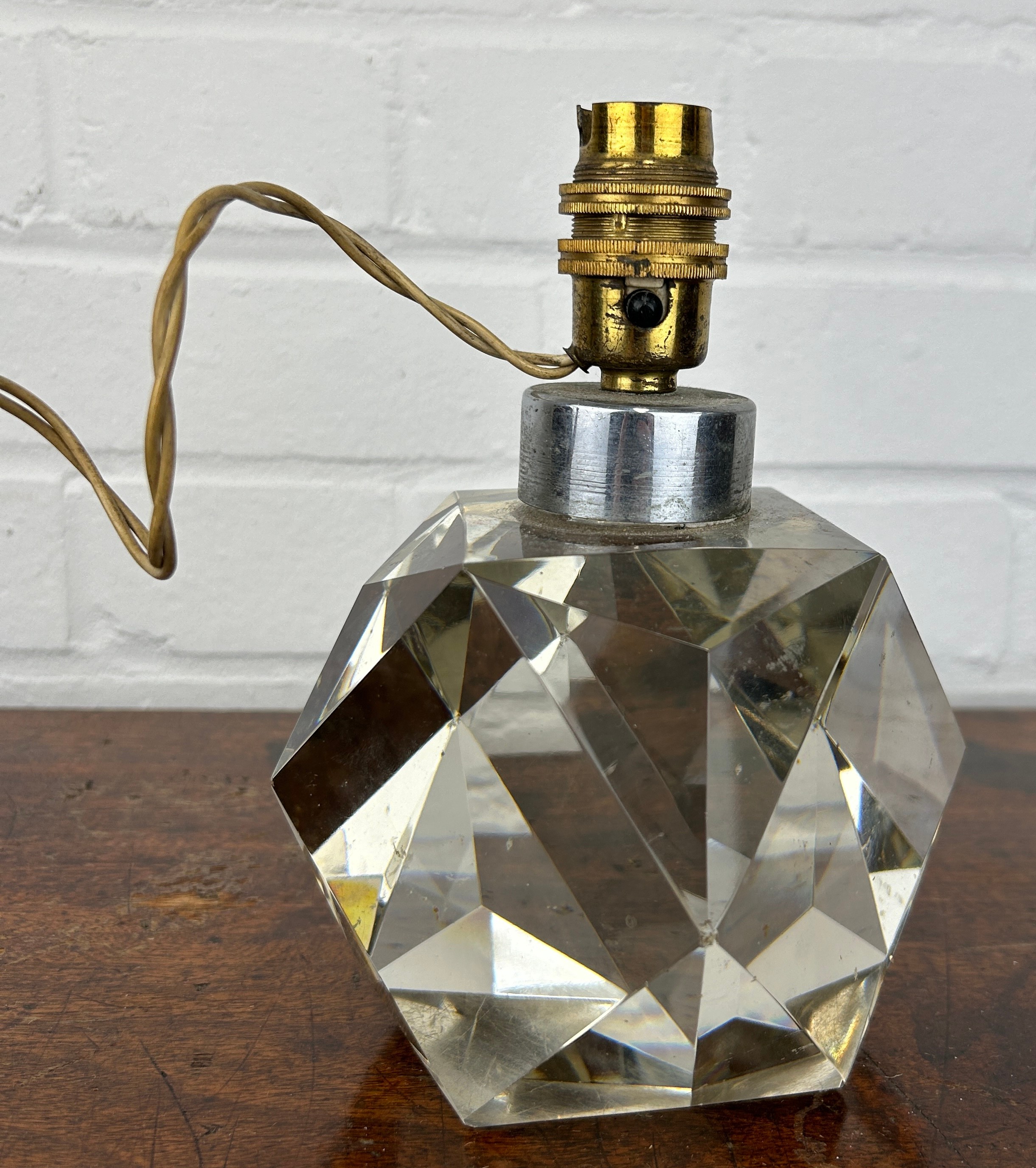 A HEAVY GLASS OR CRYSTAL TABLE LAMP POSSIBLY ART DECO, 18cm H - Image 2 of 4