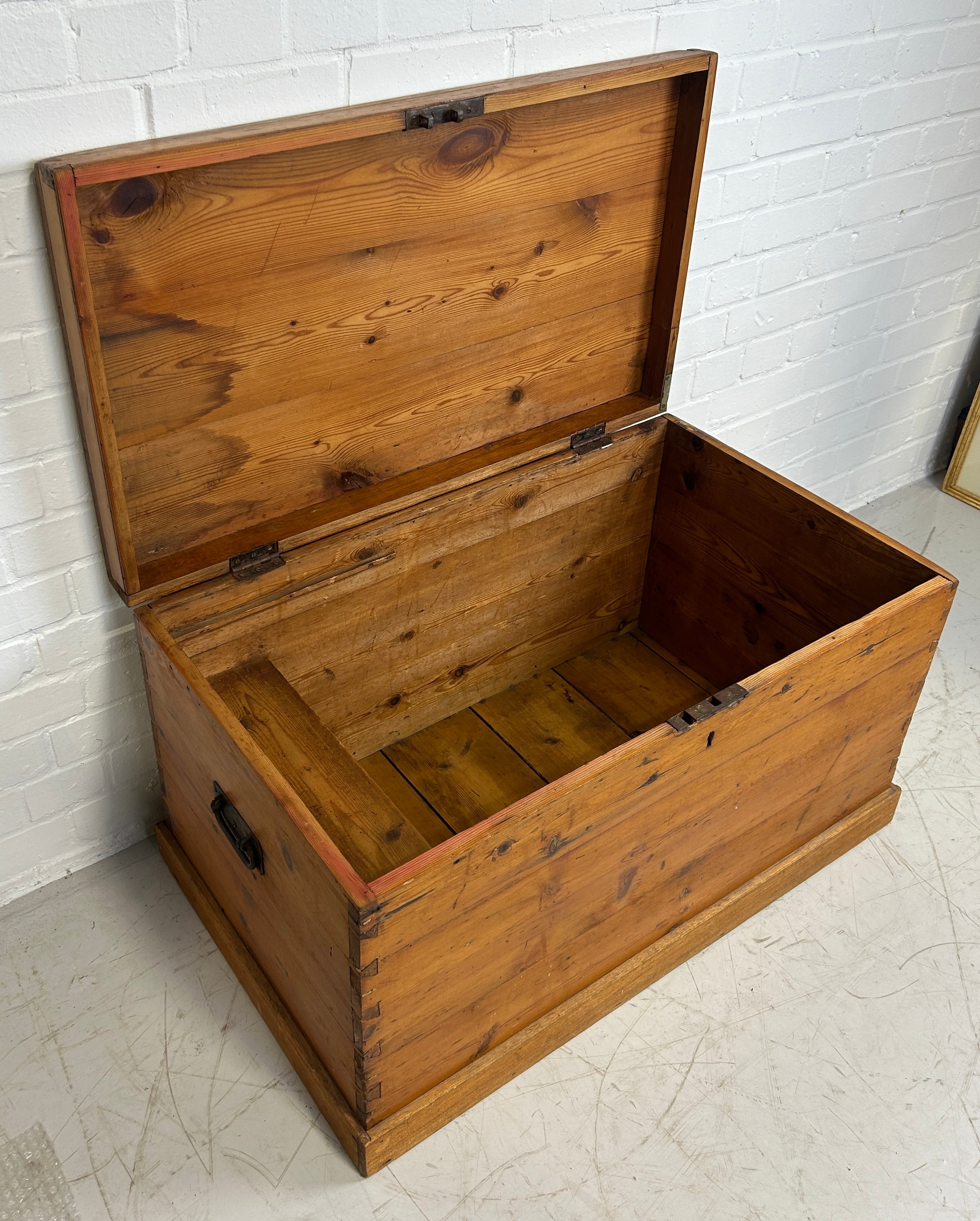 A PINE BLANKET BOX, 86cm x 50cm x 50cm - Image 3 of 4