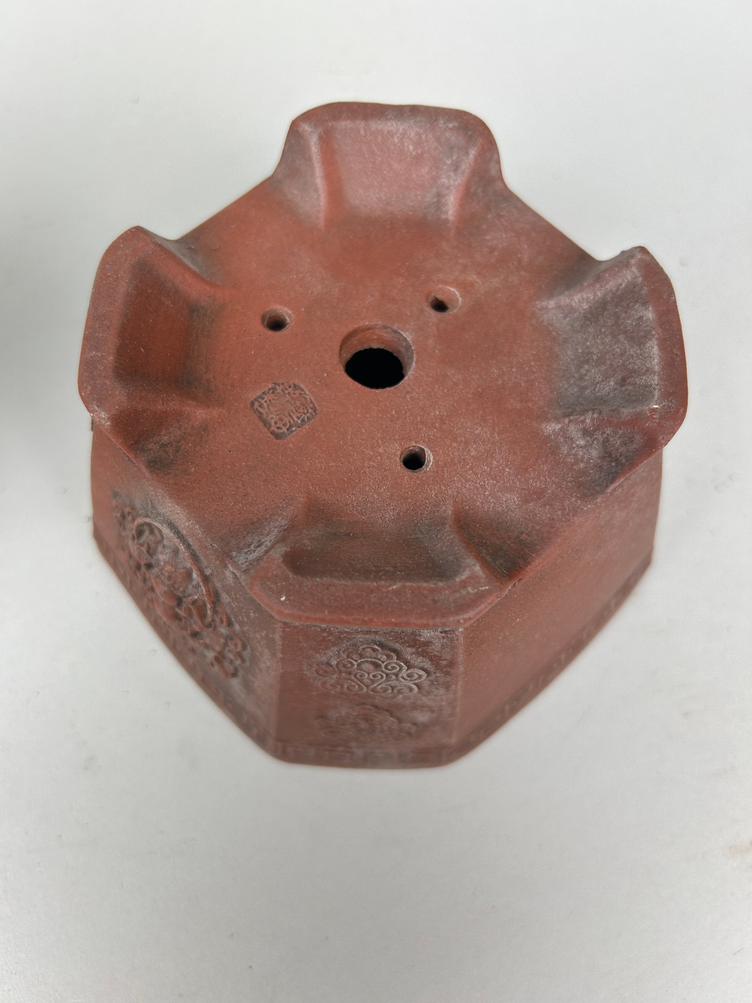 A CHINESE YIXING POT WITH LION HEAD CARTOUCHES, ALONG WITH A MEIPING VASE, Vase 16cm H - Image 4 of 4