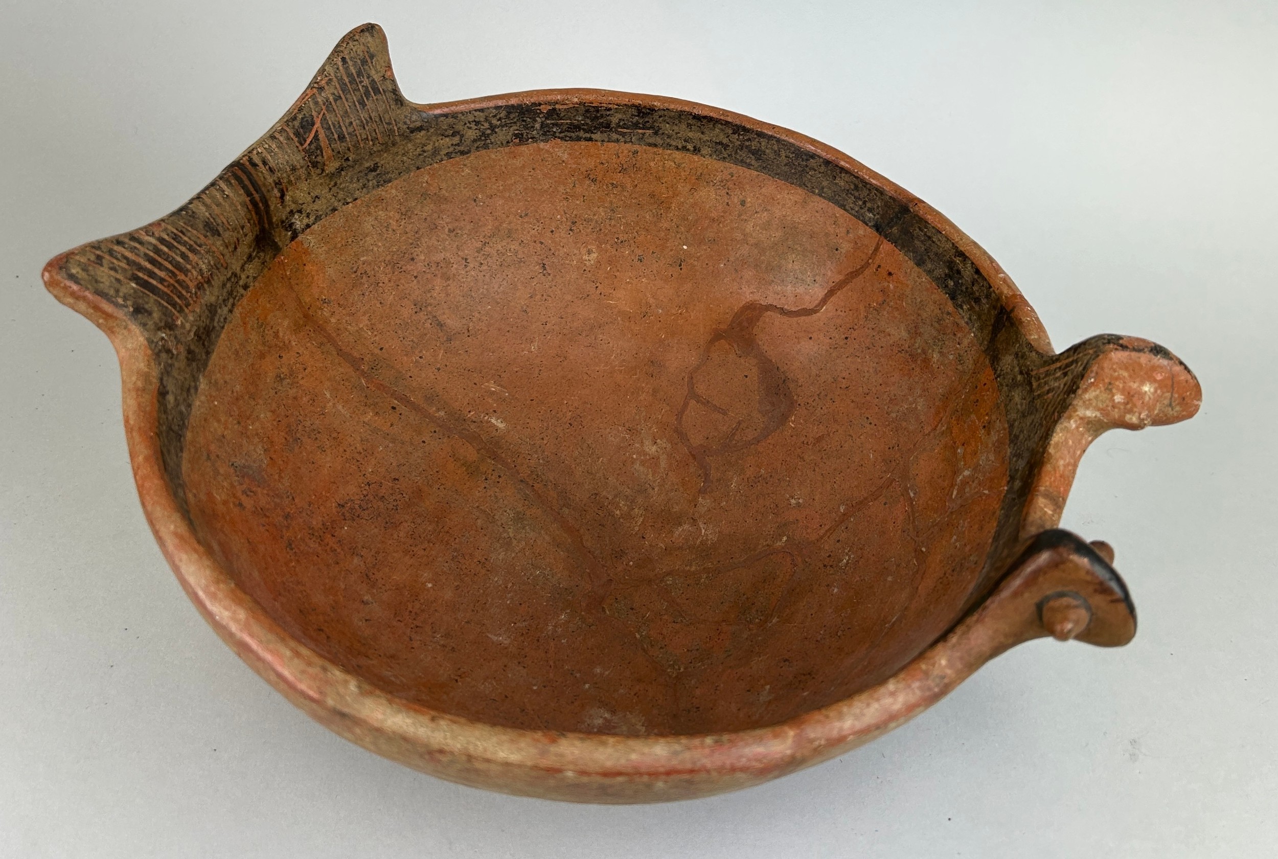 A PRE COLUMBIAN VERAGUAS TERRACOTTA 'AVIAN' BOWL, From Costa Rica/Panama, Veraguas, Greater