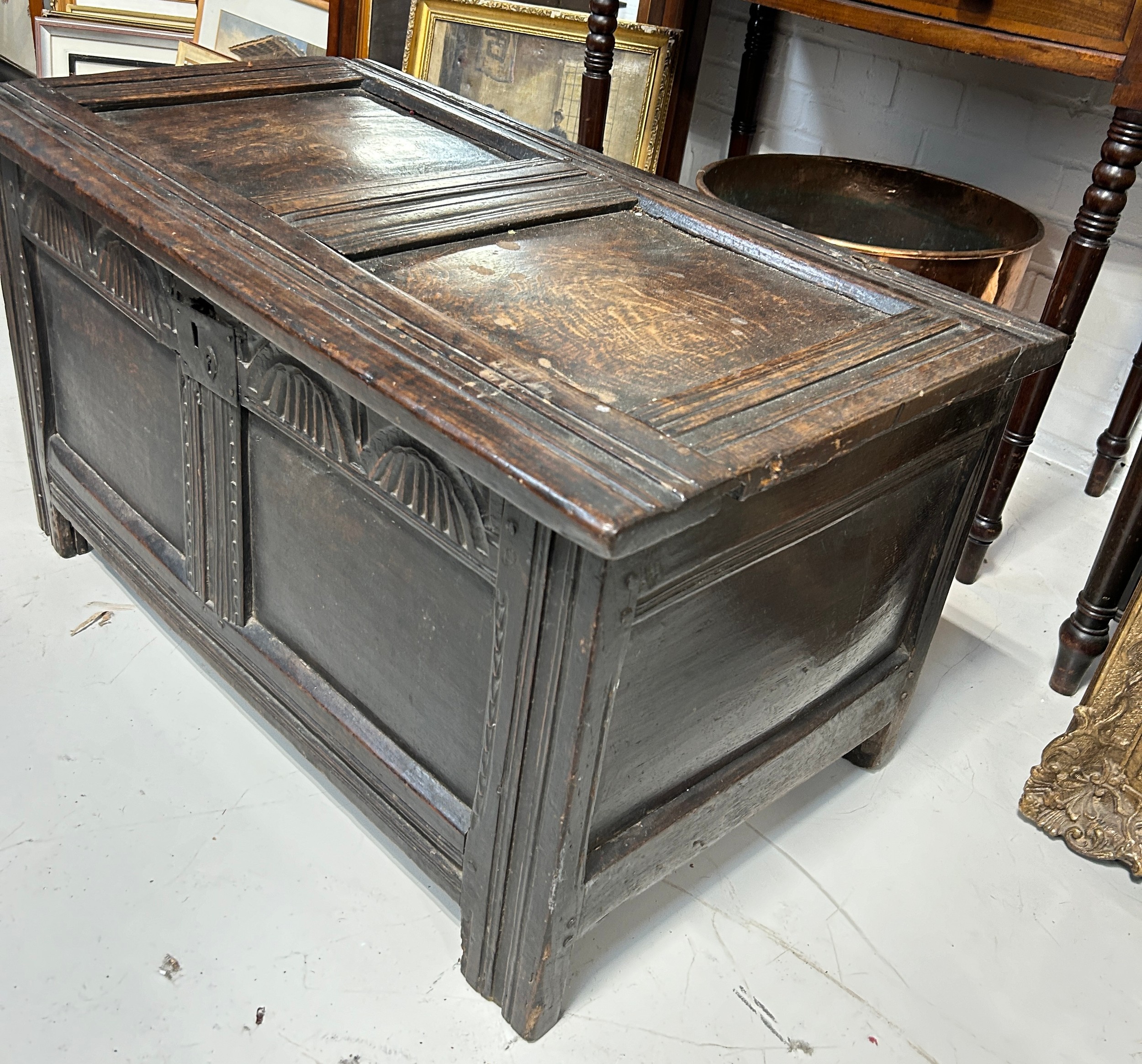 AN OAK COFFER PROBABLY 17TH OR 18TH CENTURY, 92cm x 50cm x 51cm - Image 2 of 4