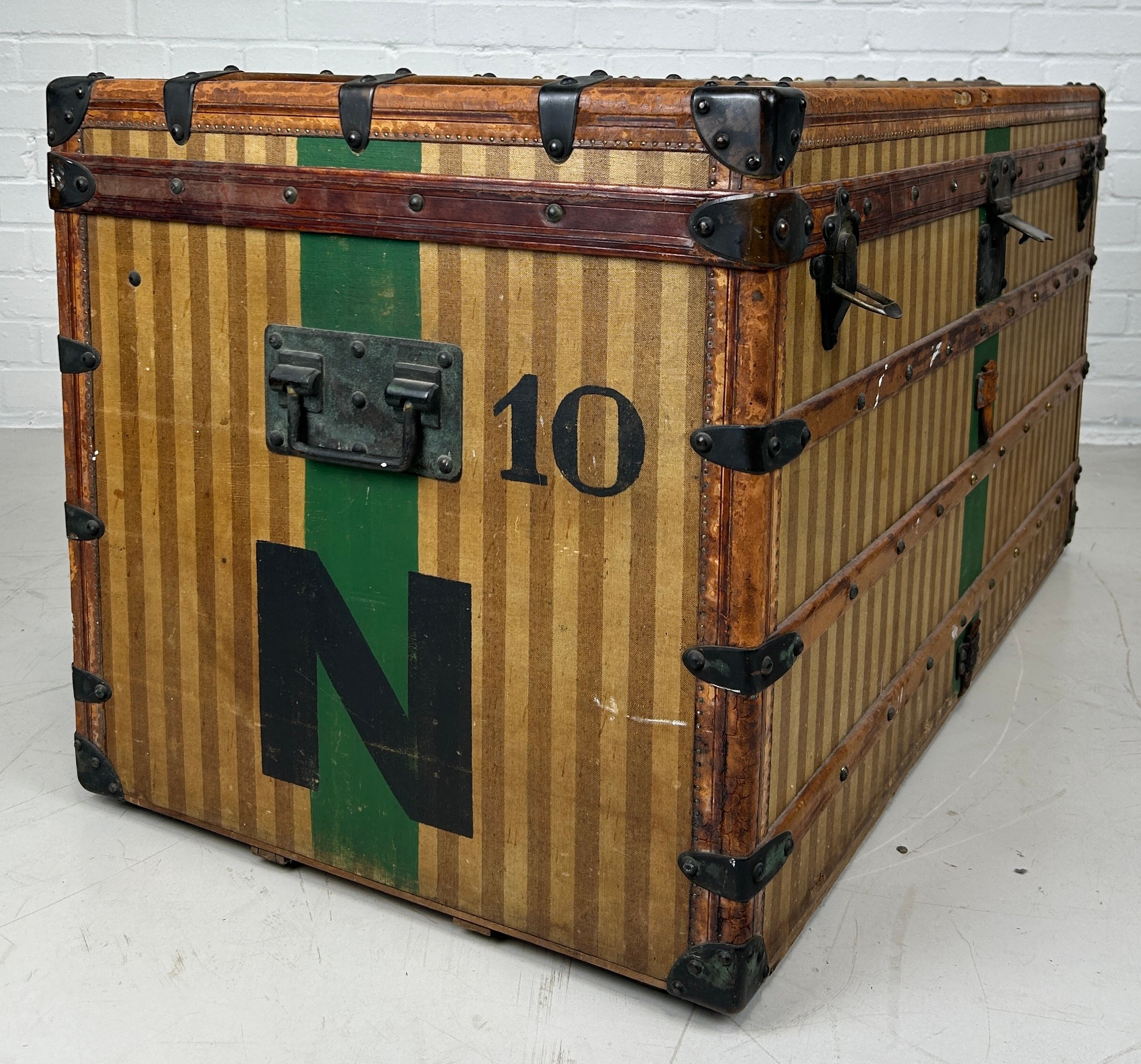 A 19TH CENTURY LOUIS VUITTON TRUNK CIRCA 1885, Brown striped design with leather details and green - Image 5 of 19