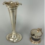 A SILVER MUSTARD POT AND POSY VASE (2)