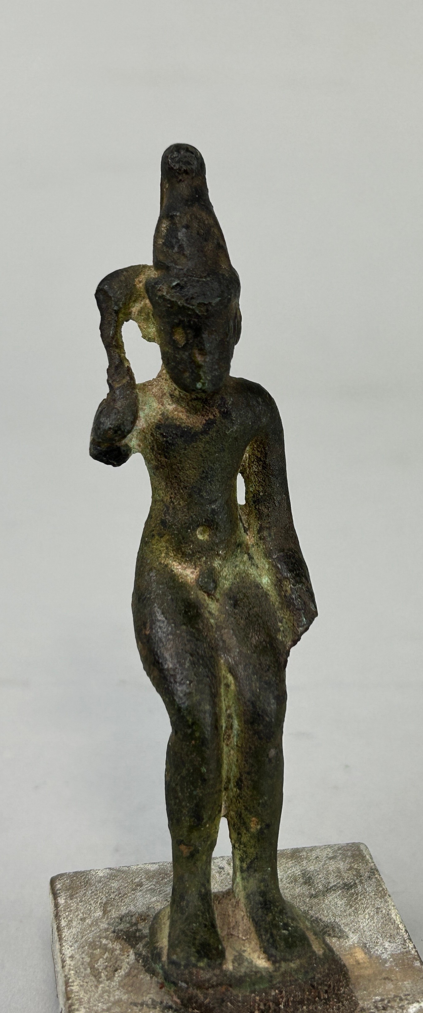 AN EGYPTIAN BRONZE STATUE POSSIBLY ANCIENT HARPOCRATES, 8.8cm H Including stand 10cm - Image 2 of 3