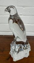 A BACCARAT GLASS SCULPTURE OF AN EAGLE, 25cm H