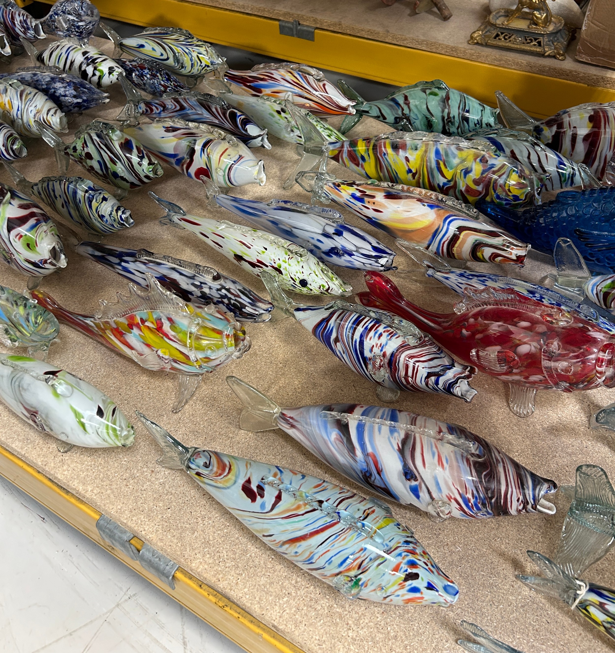 A COLLECTION OF FIFTY EIGHT MEDIUM SIZED GLASS FISH (58) Largest 45cm L - Image 4 of 5