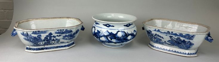 A PAIR OF CHINESE BLUE AND WHITE QIANLONG PERIOD TUREENS ALONG WITH AN INCENSE BURNER (3), Tureen