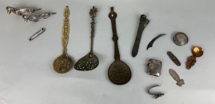 A MISCELLANEOUS COLLECTION OF SILVER AND METAL ITEMS, To include metal dogs, spoons, silver vesta