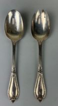 A PAIR OF VICTORIAN SILVER SALAD SERVERS, Weight: 201gms