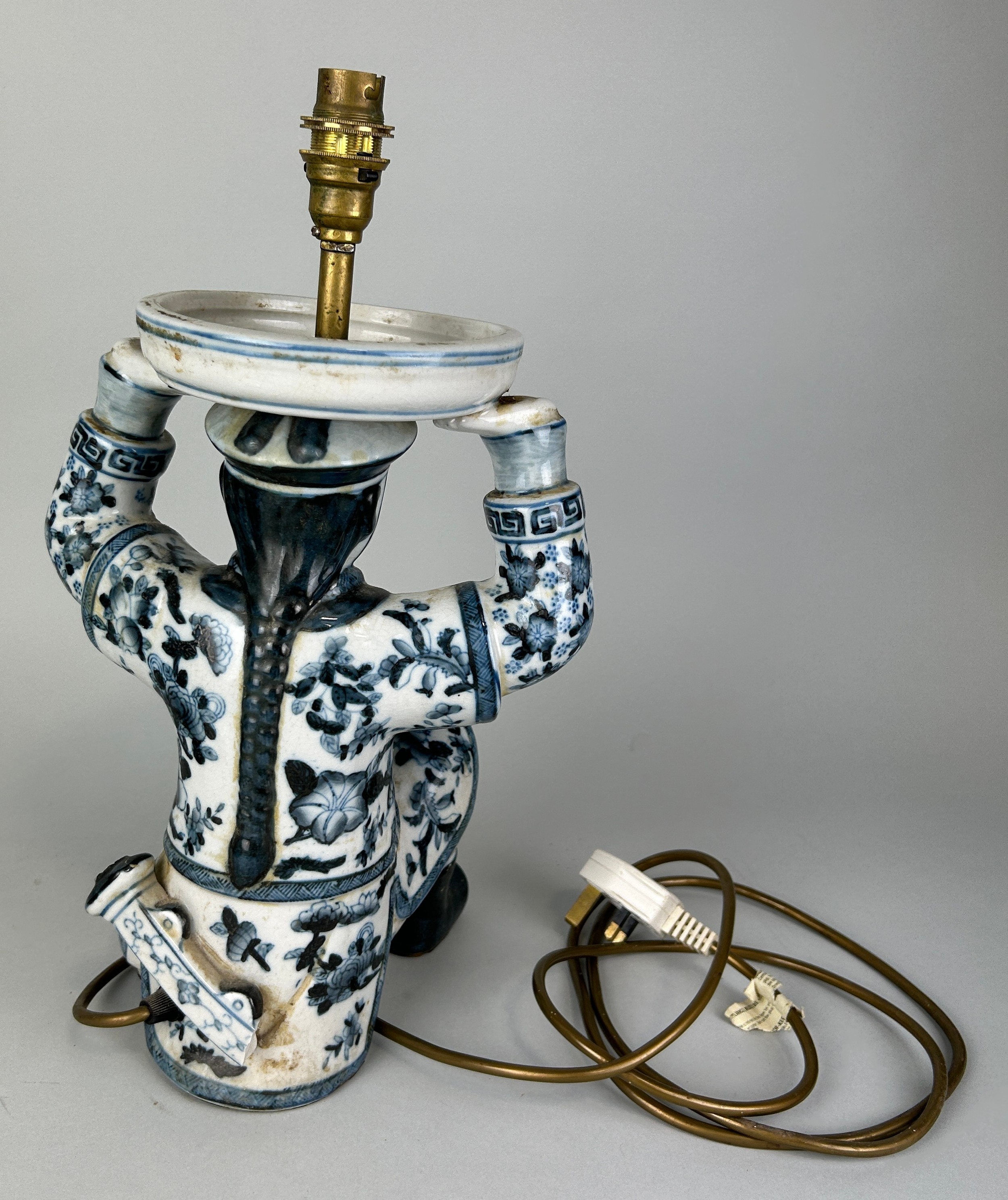 A CHINESE BLUE AND WHITE TABLE LAMP IN THE FORM OF A BOY, 32cm H - Image 3 of 4