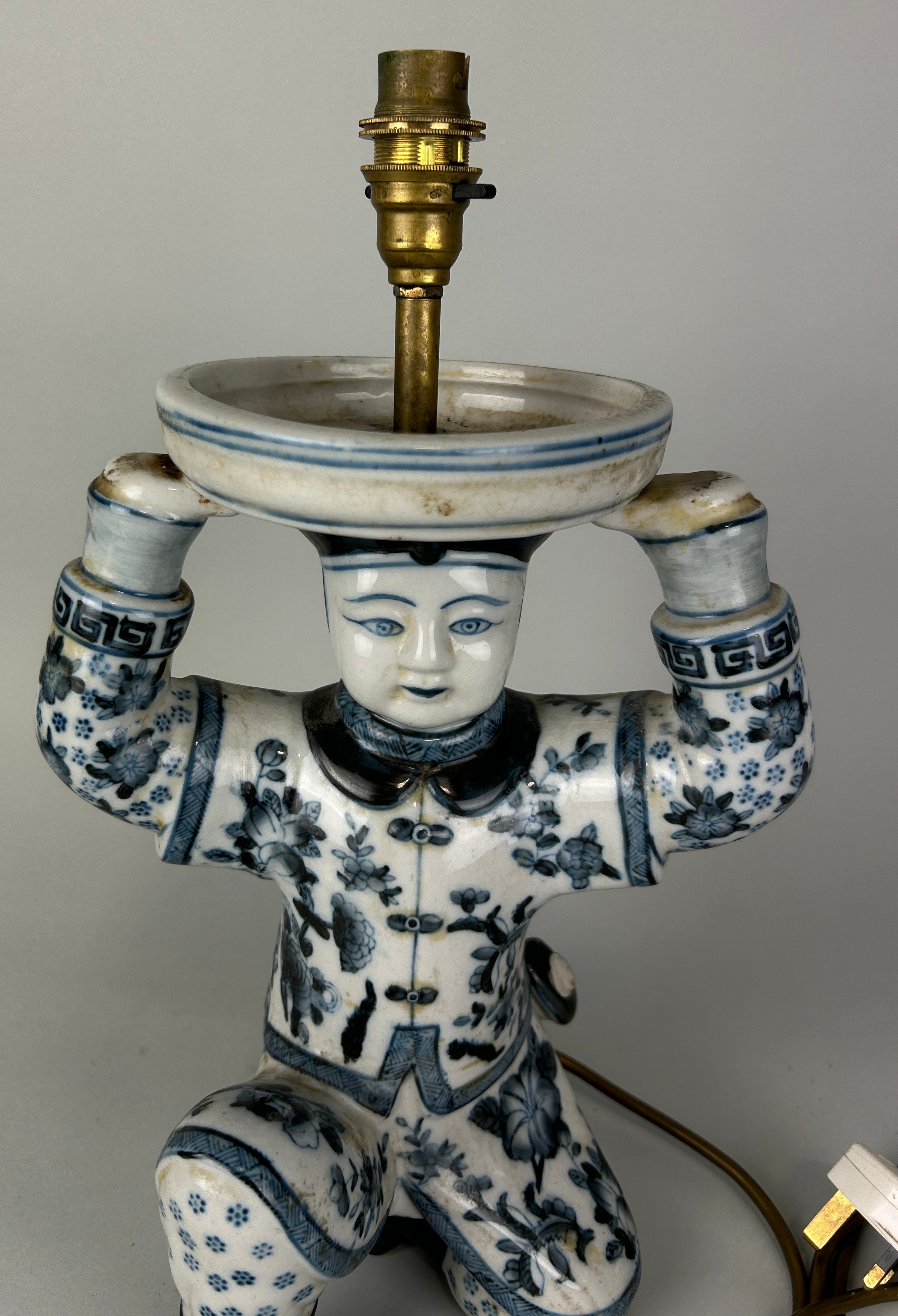 A CHINESE BLUE AND WHITE TABLE LAMP IN THE FORM OF A BOY, 32cm H - Image 2 of 4