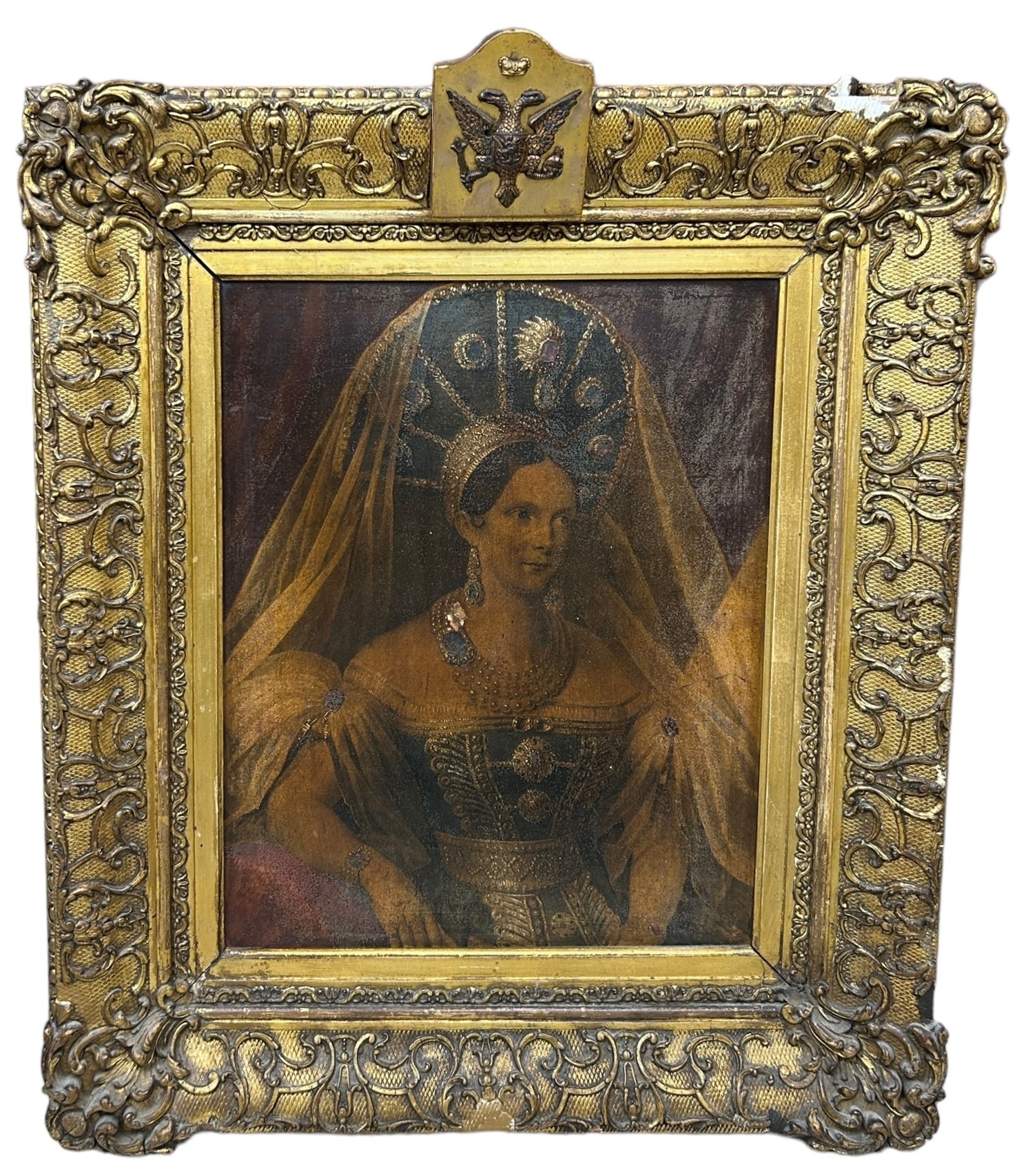 A PRINTED PORTRAIT OF EMPRESS ALEXANDRA FEODOROVNA (1872-1918): MOUNTED IN AN ORNATE GILT WOOD FRAME