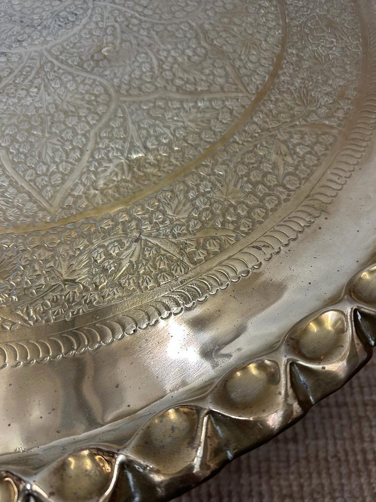 A brass engraved Middle Eastern tea table on brass engraved stand. Diameter 82 height 38 - Image 4 of 4