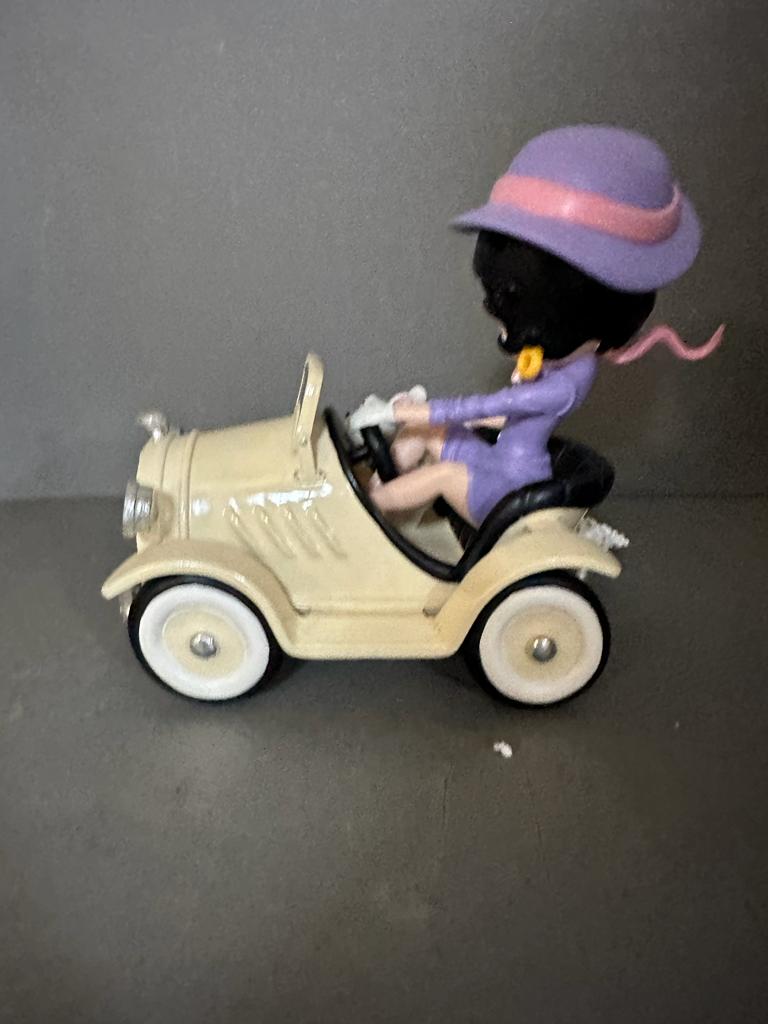 A collectable Betty Boop car and figure. - Image 4 of 4