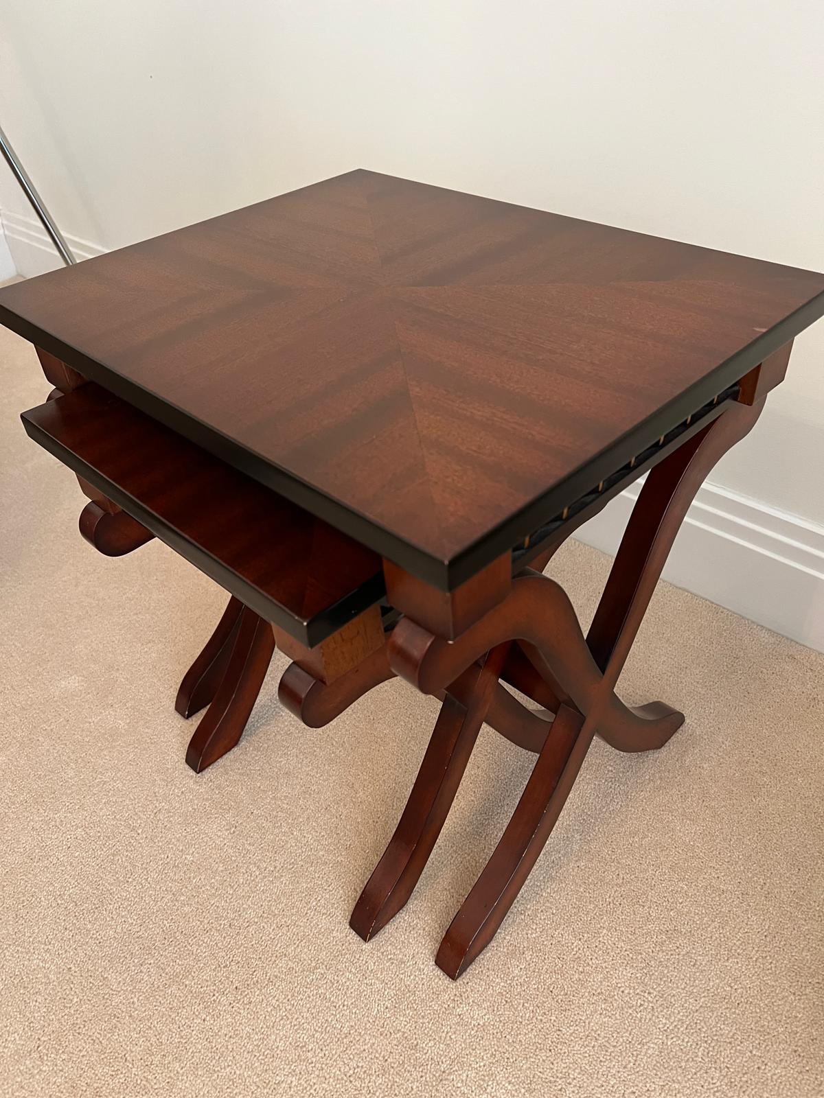 A pair of nesting reproduction tables on cross supports (H44cm E45cm D36cm) - Image 3 of 3